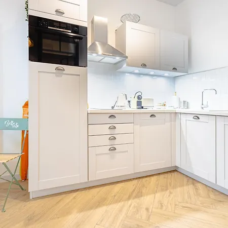 Διαμέρισμα Newly Renovated Gem, Old *