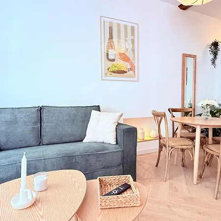 Newly Renovated Gem, Old Apartment