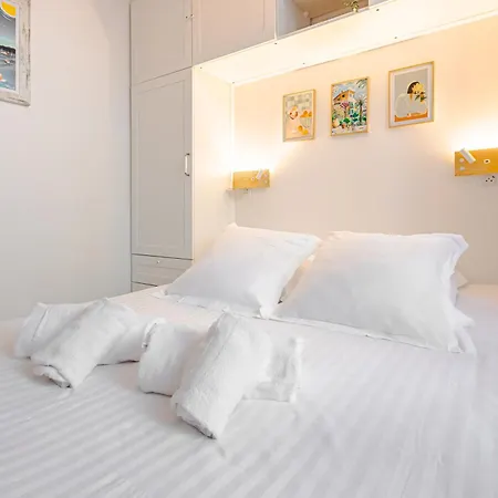 Newly Renovated Gem, Old Apartament *