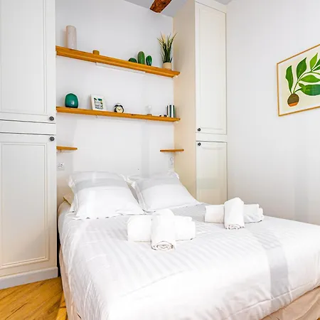 Apartment Newly Renovated Gem, Old Antibes