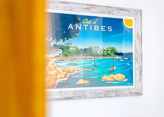 Apartment Newly Renovated Gem, Old Antibes